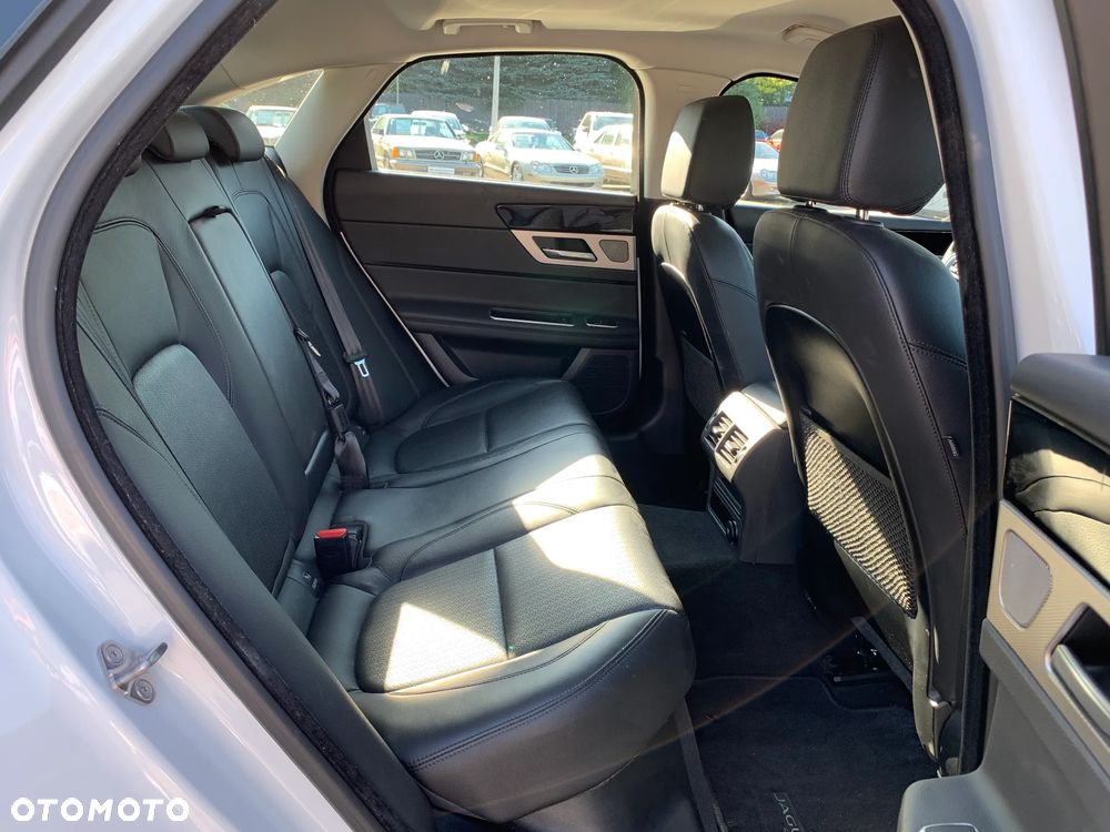 Jaguar XF 2.0 i4D Prestige - 21