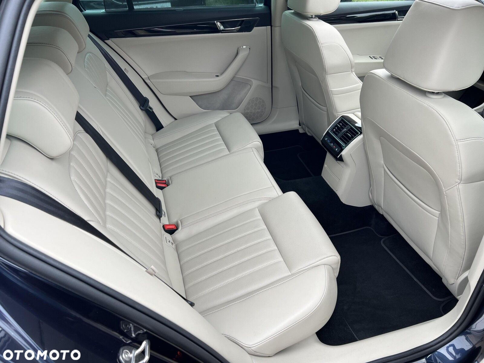 Skoda Superb 2.0 TSI 4x4 L&K DSG - 13