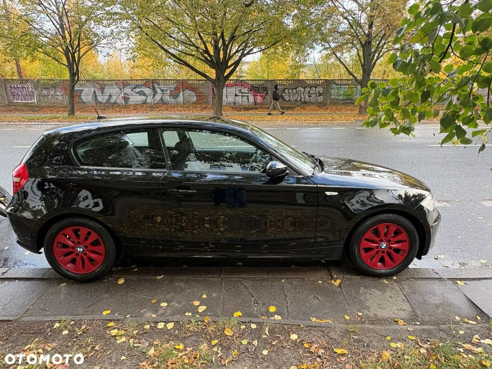 BMW Seria 1 118I 2008 photo 3