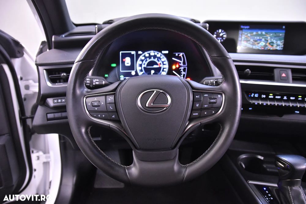 Lexus UX - 16