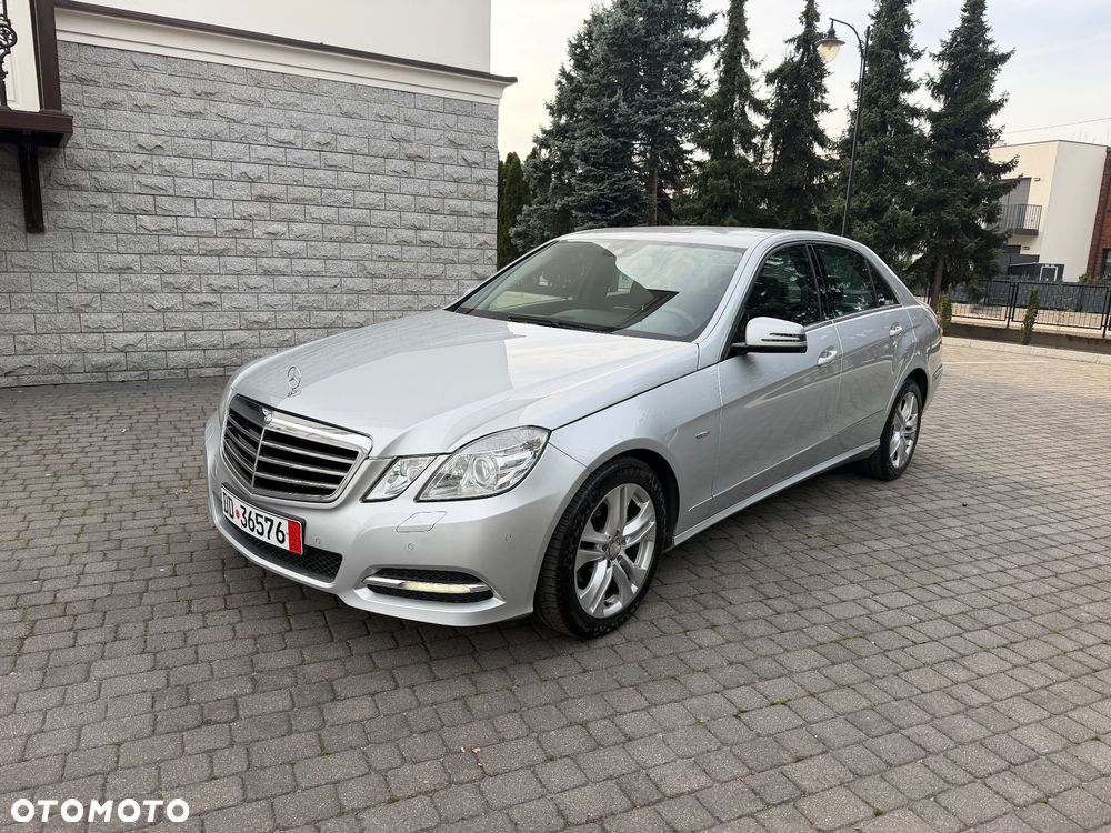 Mercedes-Benz E-Class 2011 photo 3