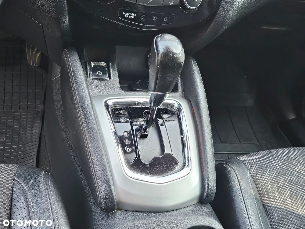Nissan Qashqai 1.6 DCi Tekna Xtronic - 9