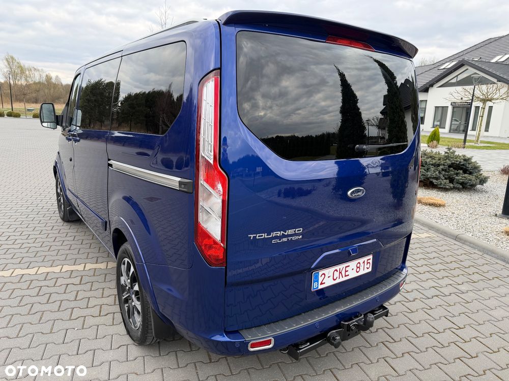 Ford Tourneo Custom - 13