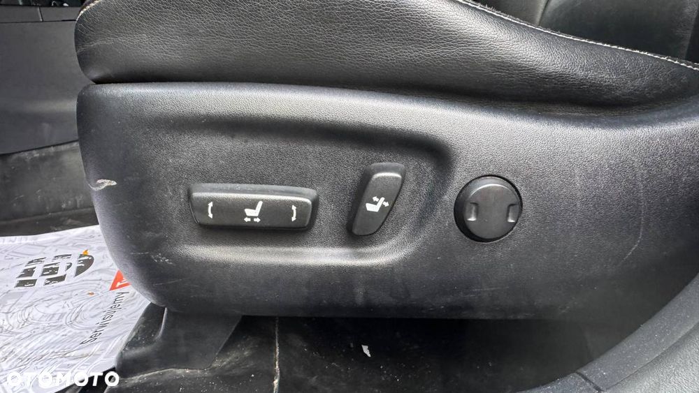 Toyota Prius+ (Hybrid) Executive - 12