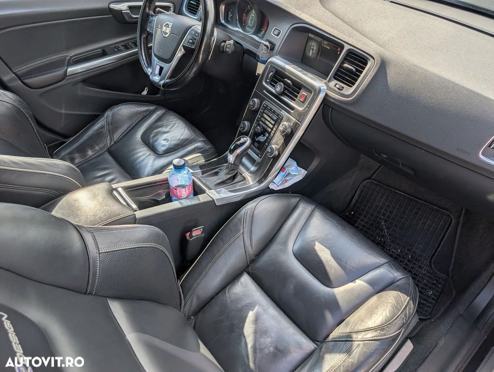 Volvo V60 D5 AWD Geartronic RDesign - 11