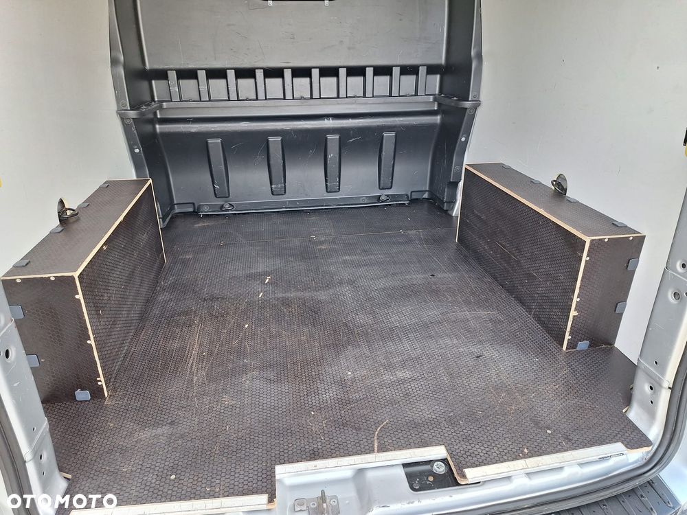 Ford Transit Custom - 16