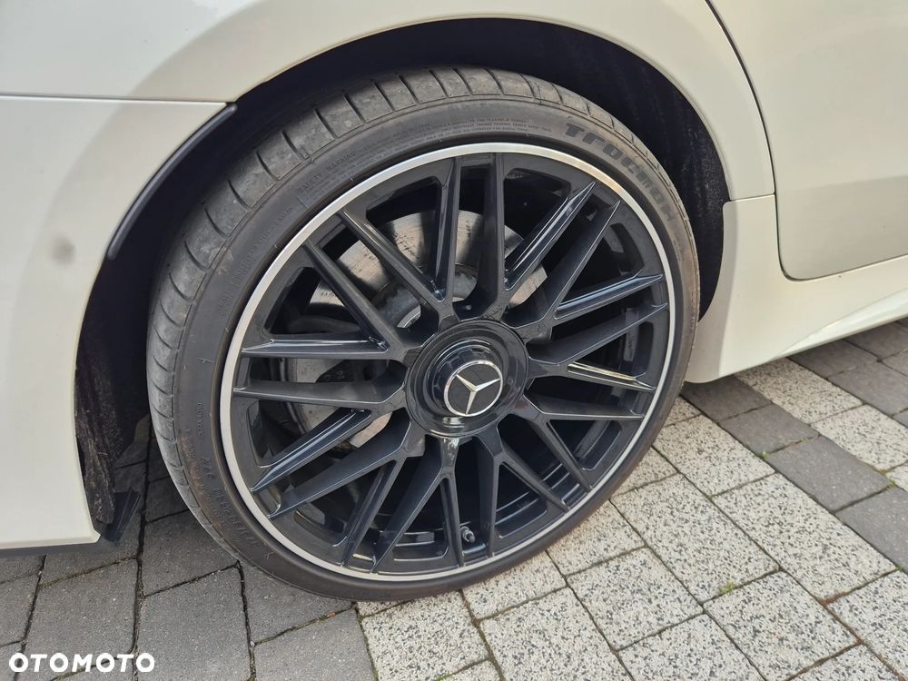 Mercedes-Benz CLS - 24