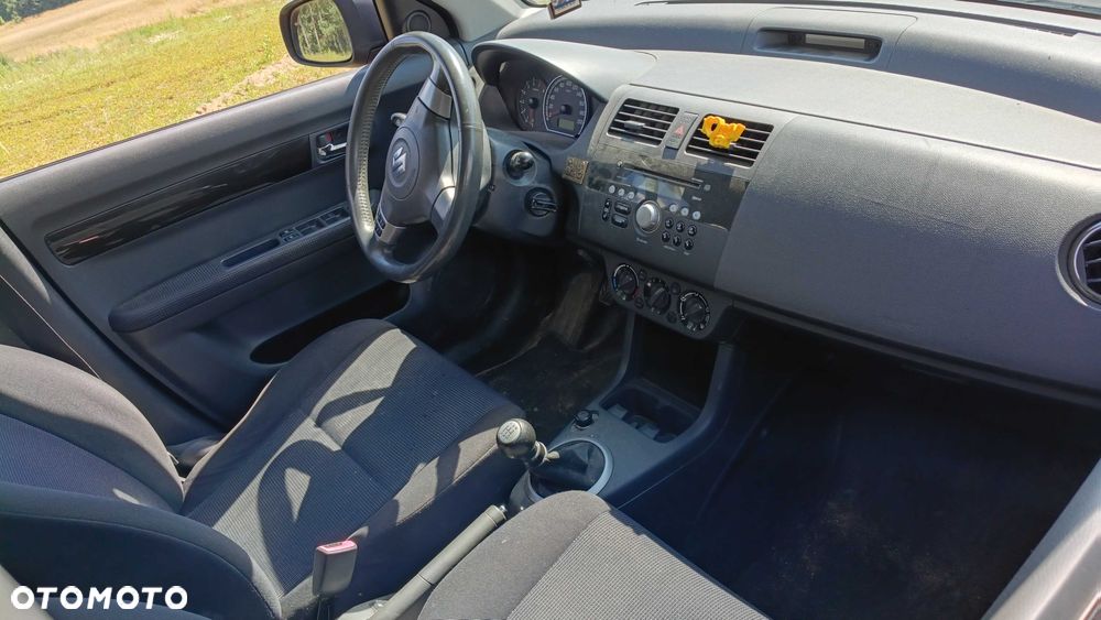 Suzuki Swift - 6