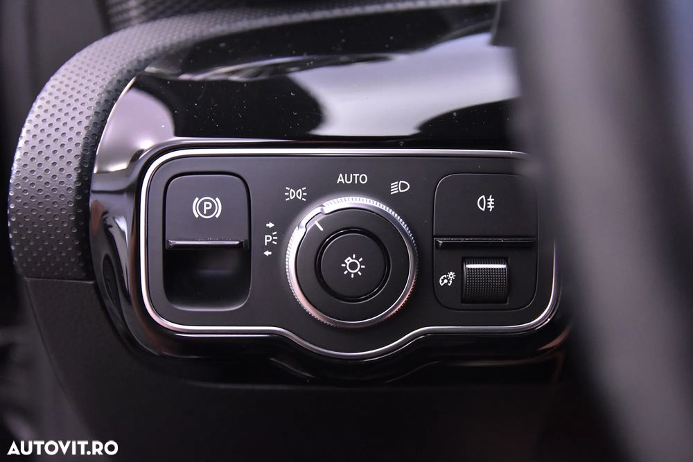 Mercedes-Benz A 200 7G-DCT - 14