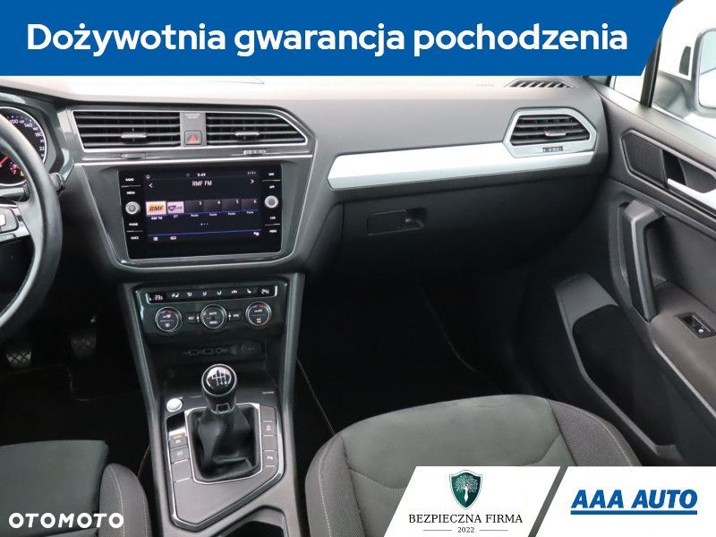 Volkswagen Tiguan - 10