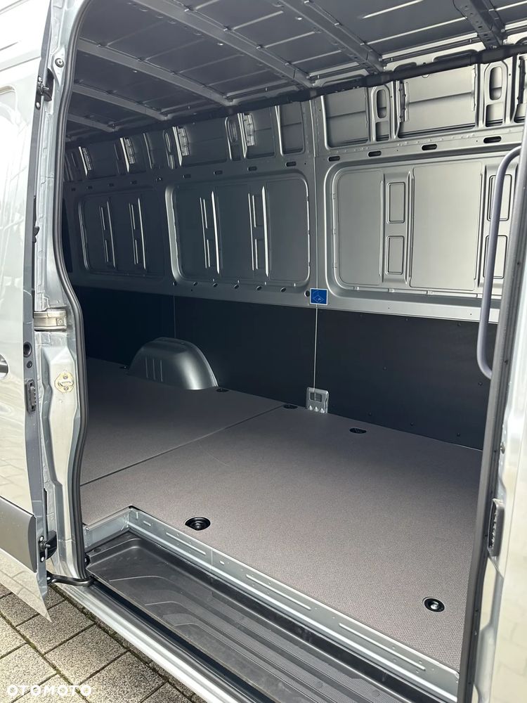 Mercedes-Benz Sprinter - 26