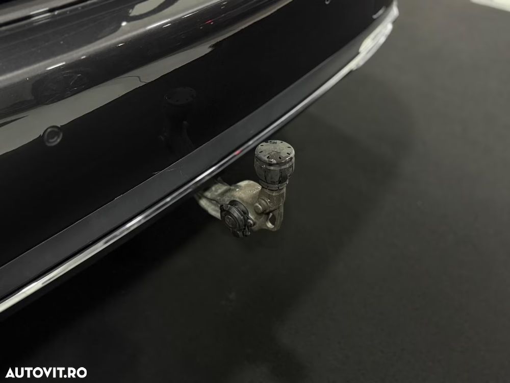 Mercedes-Benz E 400e 4Matic 9G-TRONIC - 18