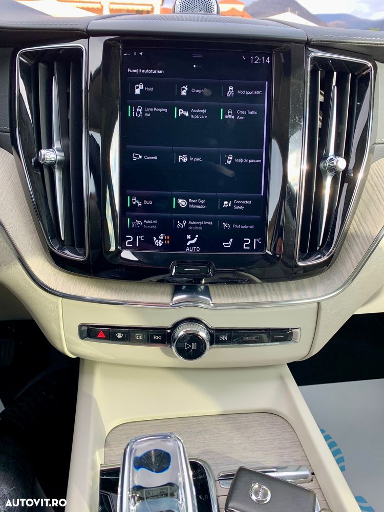 Volvo XC 60 T8 Twin Engine AWD Inscription - 32