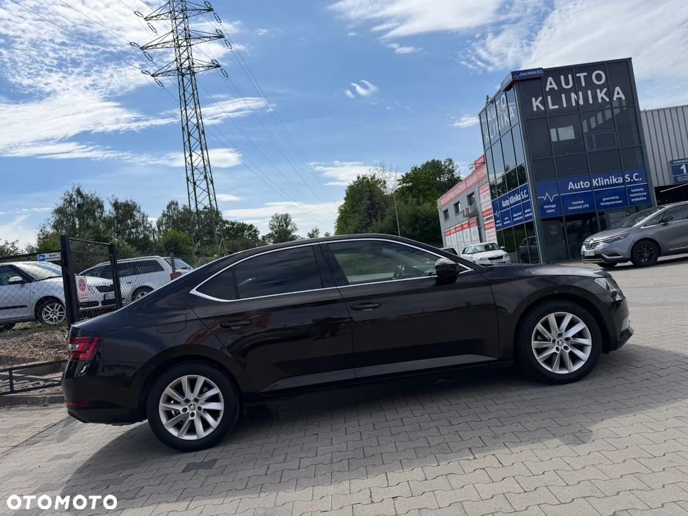 Skoda Superb 1.5 TSI ACT Ambition - 8