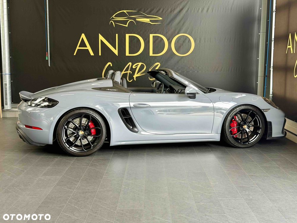 Porsche 718 Spyder - 11