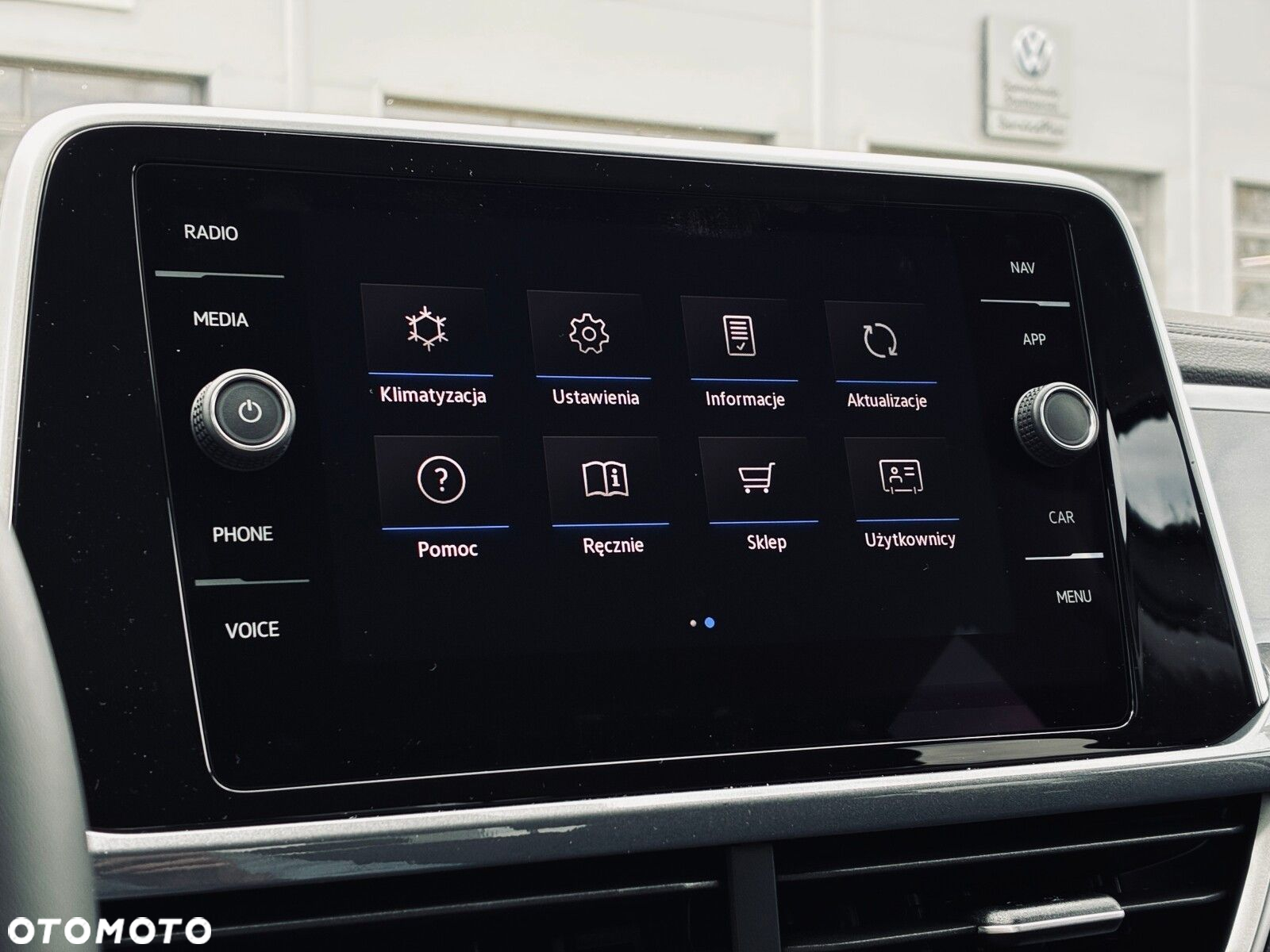 Volkswagen T-Roc - 17