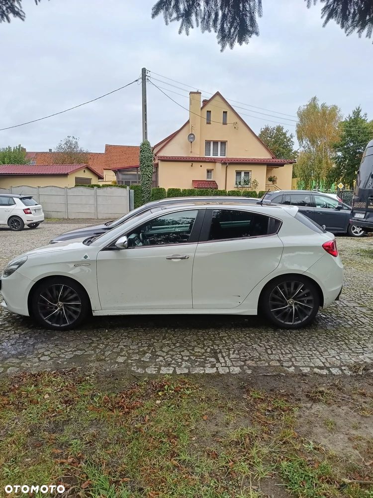 Alfa Romeo Giulietta 1750 TBi Quadrifoglio Verde - 8