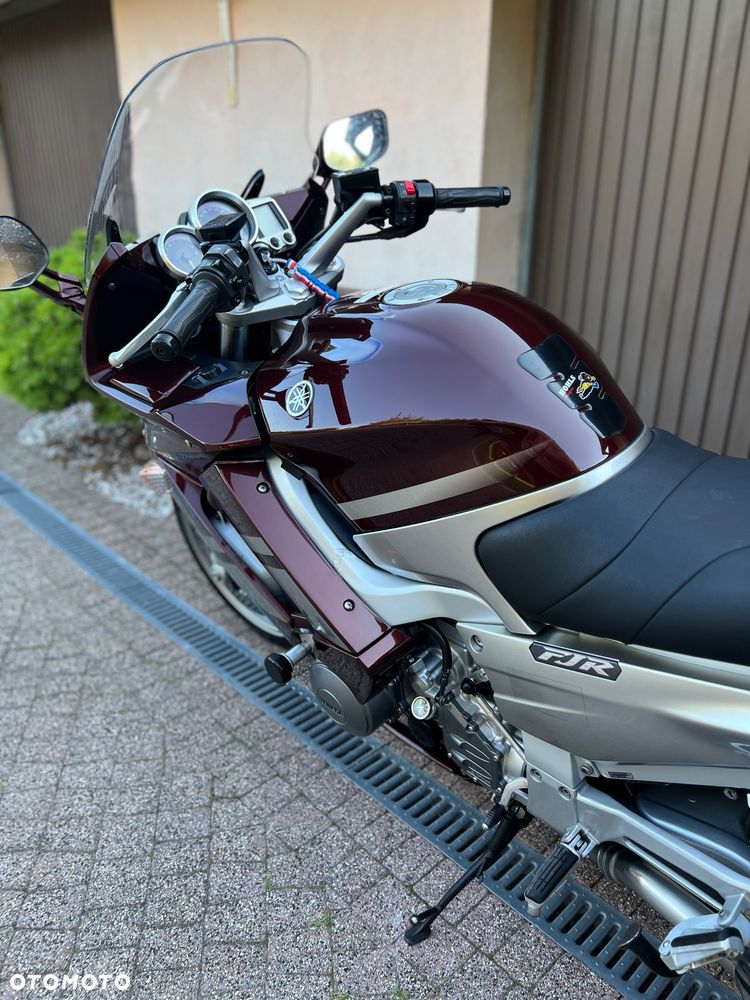 Yamaha FJR - 24