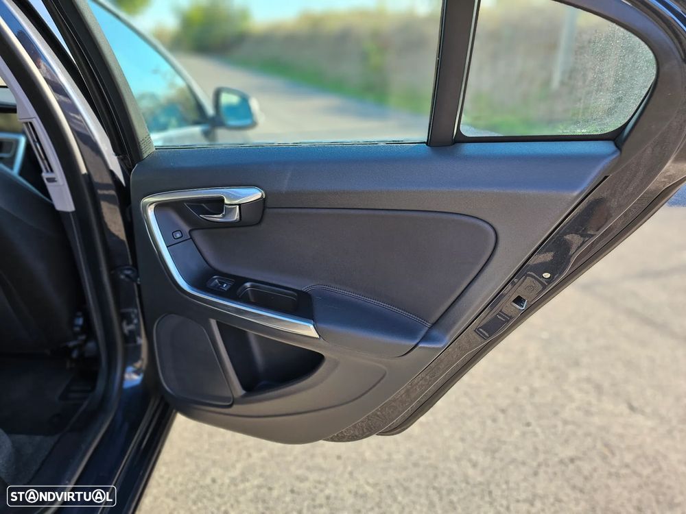 Volvo S60 1.6 D2 Drive Momentum Powershift Start/Stop - 12