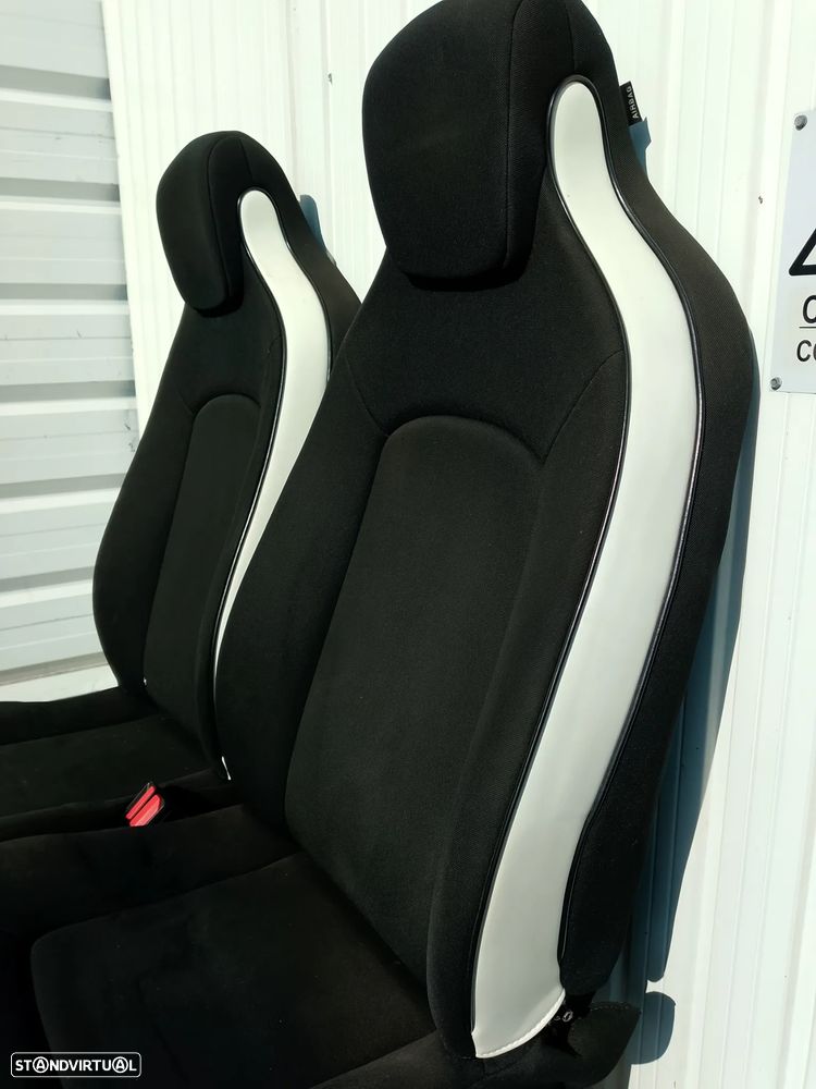 BANCOS FRENTE RENAULT ZOE - 4