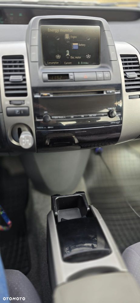 Toyota Prius 1.5 VVT-i Sol - 19