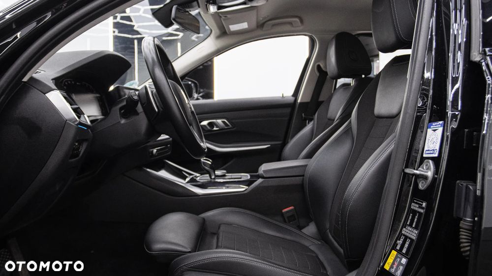 BMW Seria 3 330e xDrive Sport Line - 18