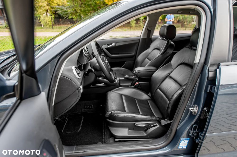 Audi A3 Sportback 1.6 Ambiente - 22