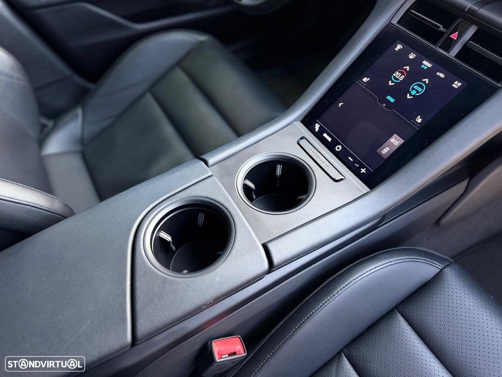 Porsche Taycan Cross Turismo 4S - 47