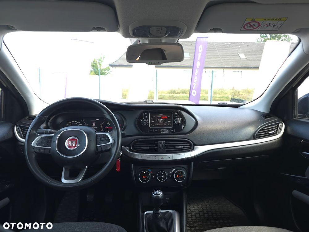 Fiat Tipo 1.6 MultiJet 16v Lounge - 32