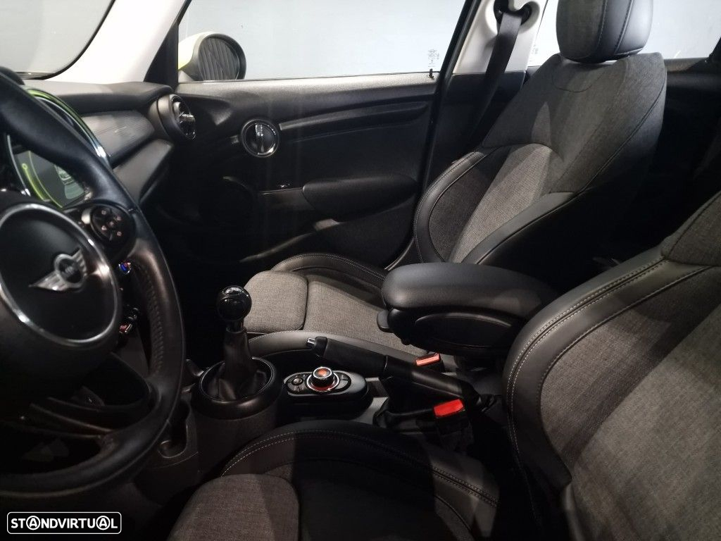 MINI 5 Portas Cooper D - 23