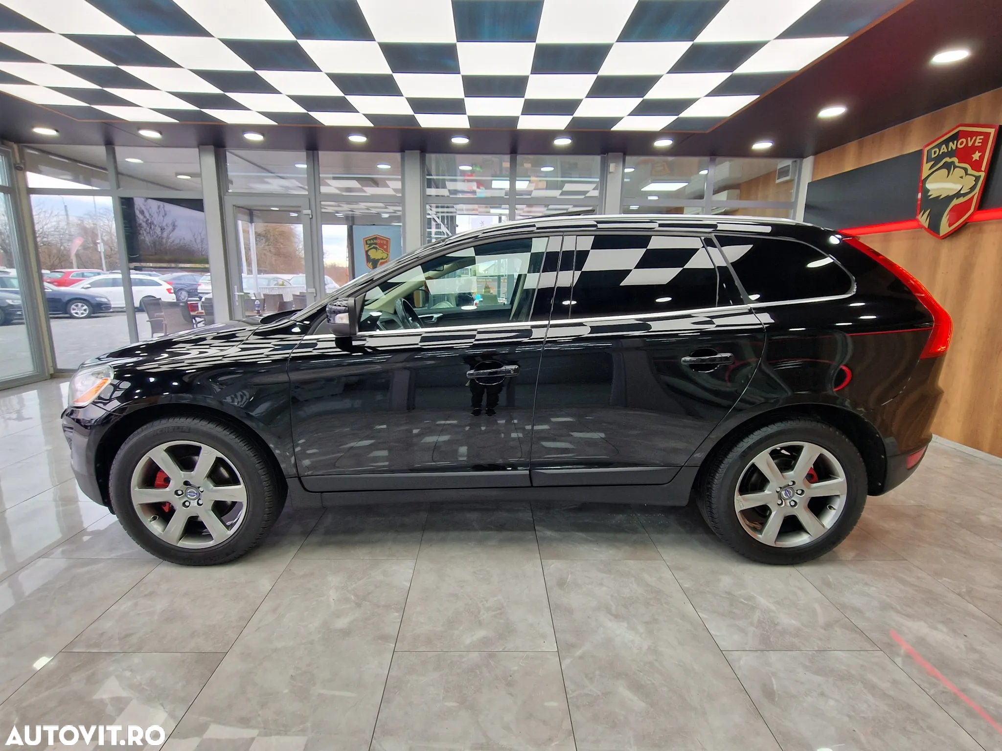 Volvo XC 60 - 4