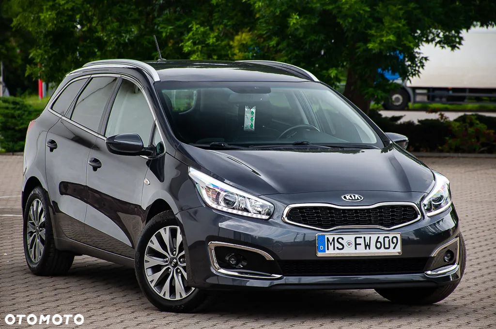 Kia Ceed 1.6 CRDi Platinum Edition - 1