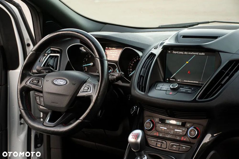 Ford Kuga 1.5 EcoBoost 2x4 ST-Line - 18