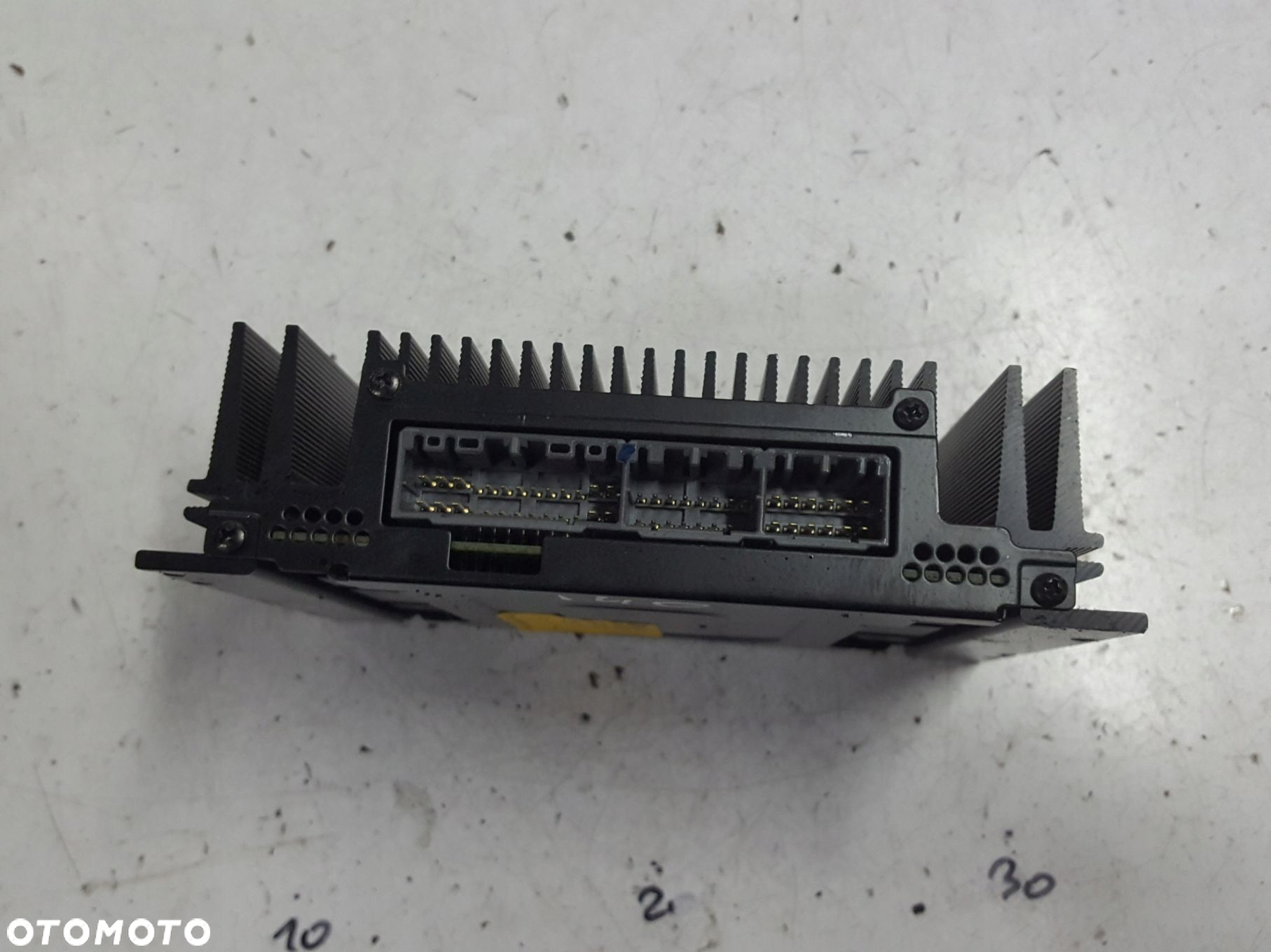 HYUNDAI I40 11-14r WZMACNIACZ RADIA AUDIO 963703Z101 - 2