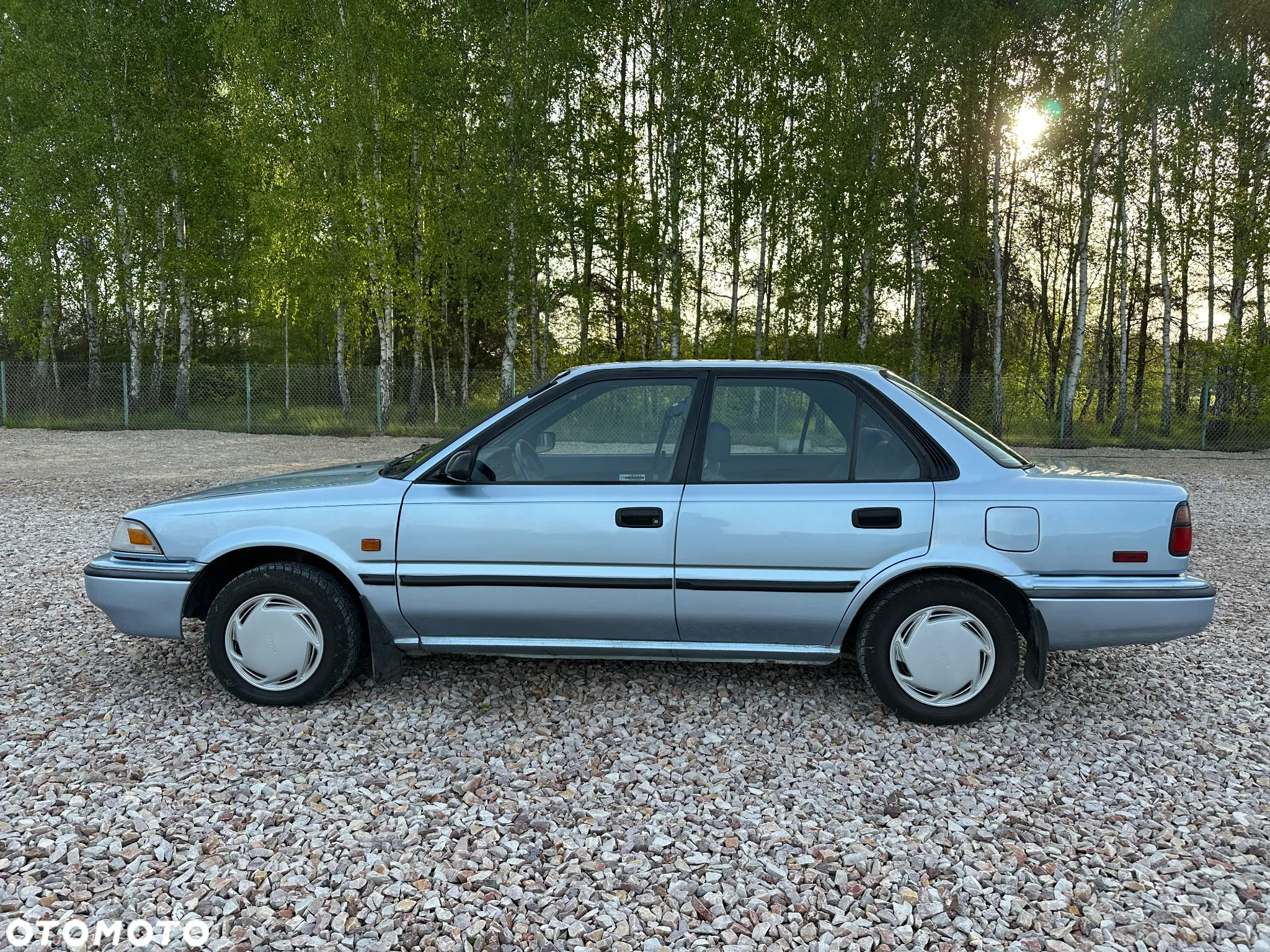 Toyota Corolla 1.6 XLi - 4