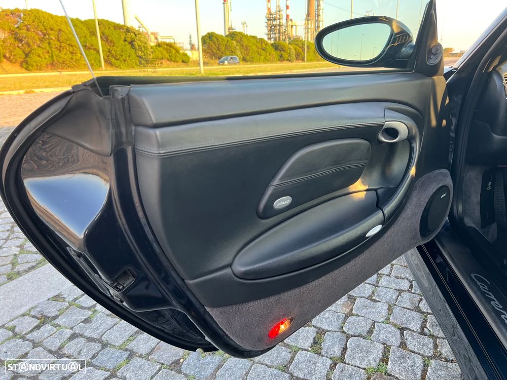 Porsche 911 (996) Carrera 4S Cabrio - 28
