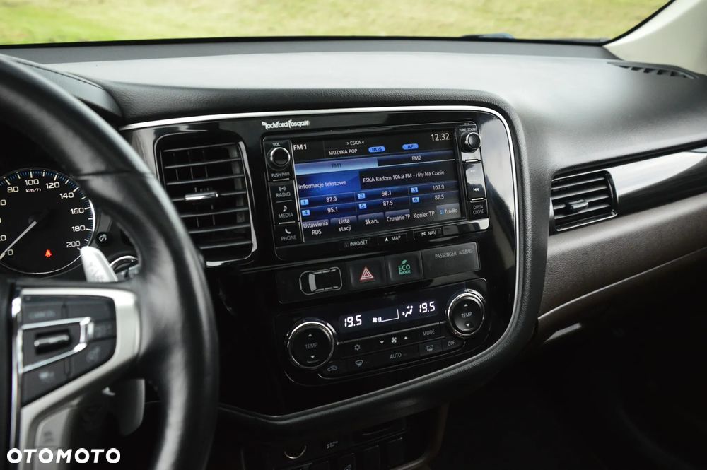 Mitsubishi Outlander 2.0 4WD Top - 10