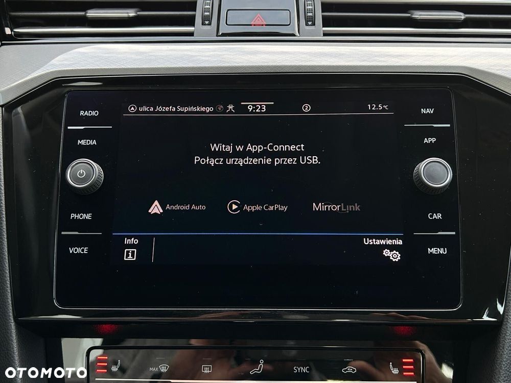 Volkswagen Passat 2.0 TSI Business DSG - 30