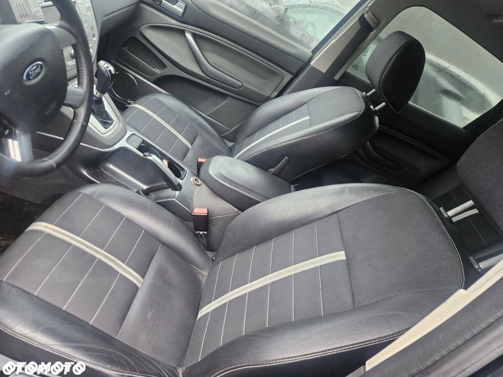 Ford Kuga 2.0 TDCi 4x4 Titanium - 9