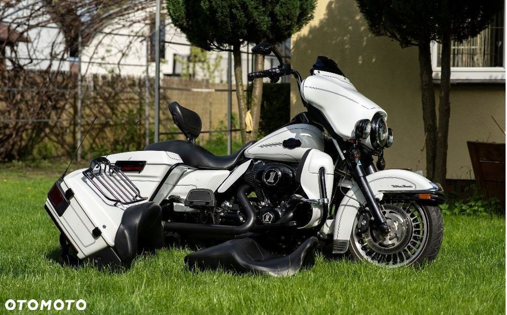 Harley-Davidson FLHTCU Ultra - 10