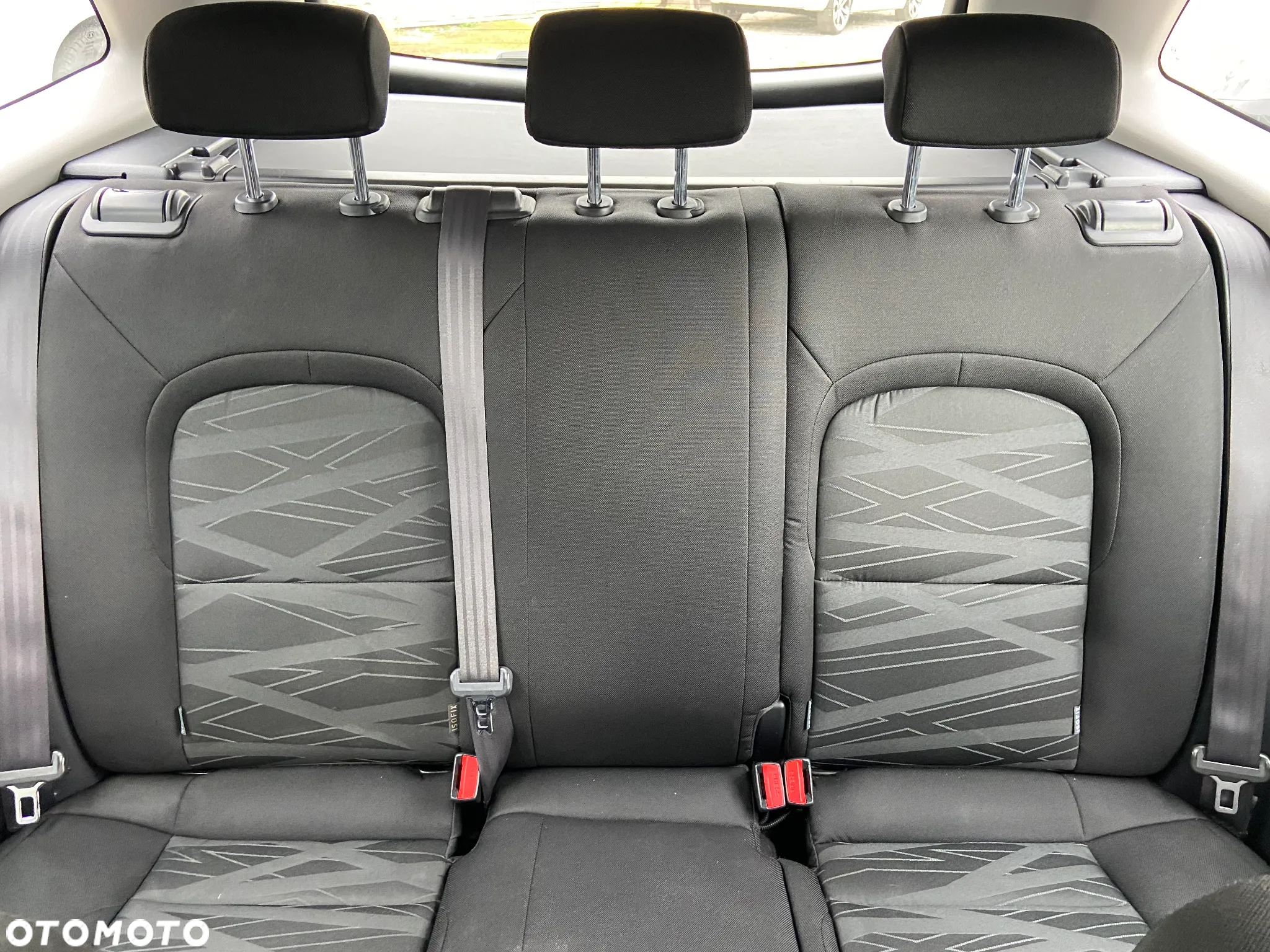 Kia Ceed - 32