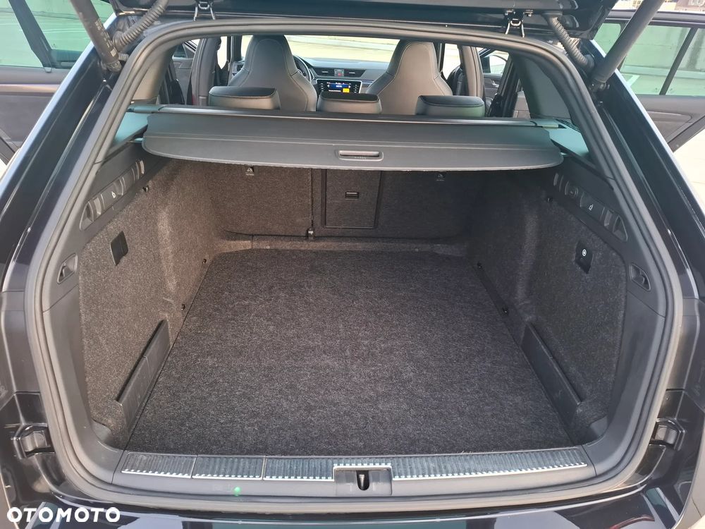 Skoda Superb 2.0 TDI SCR Sportline DSG - 30