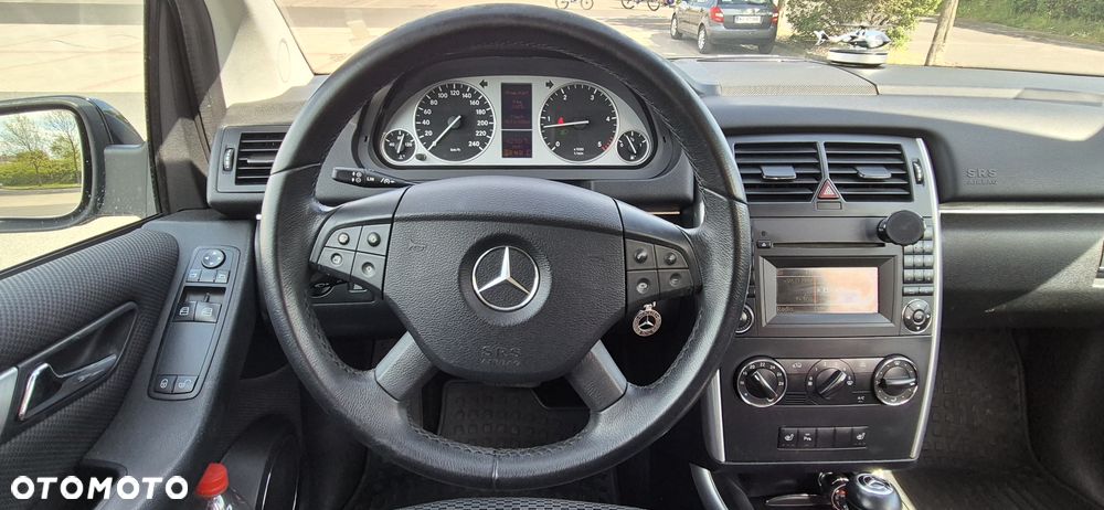 Mercedes-Benz Klasa B 180 CDI Autotronic Special Edition - 18