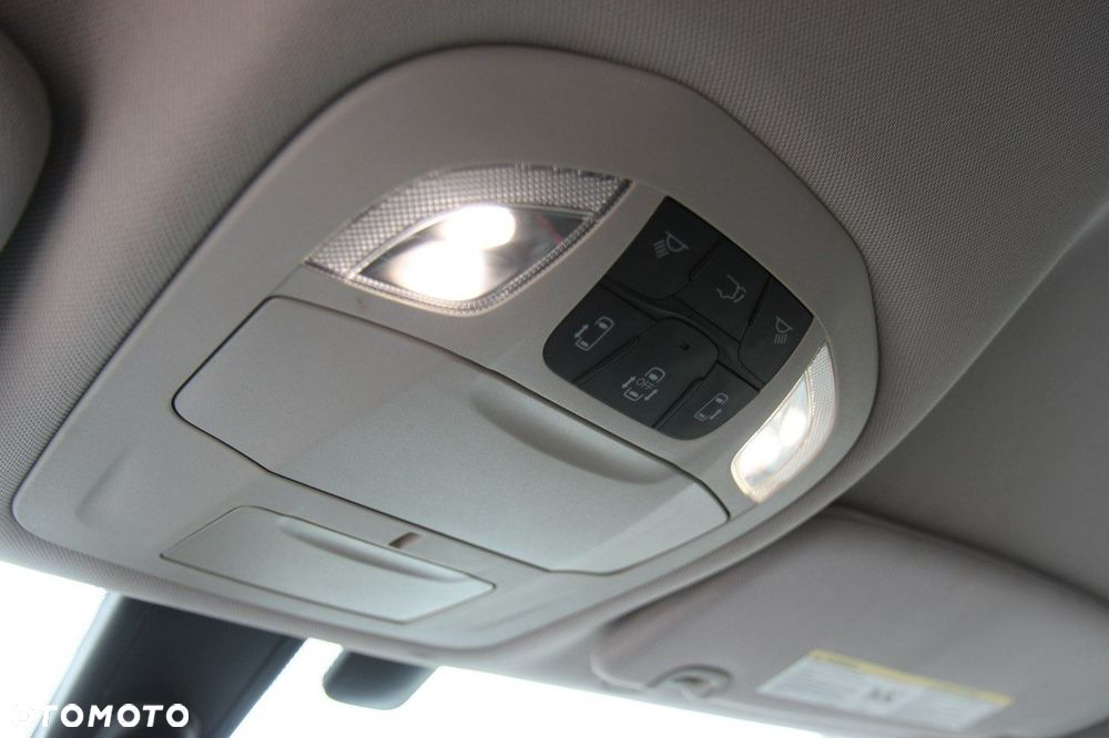 Chrysler Pacifica - 34