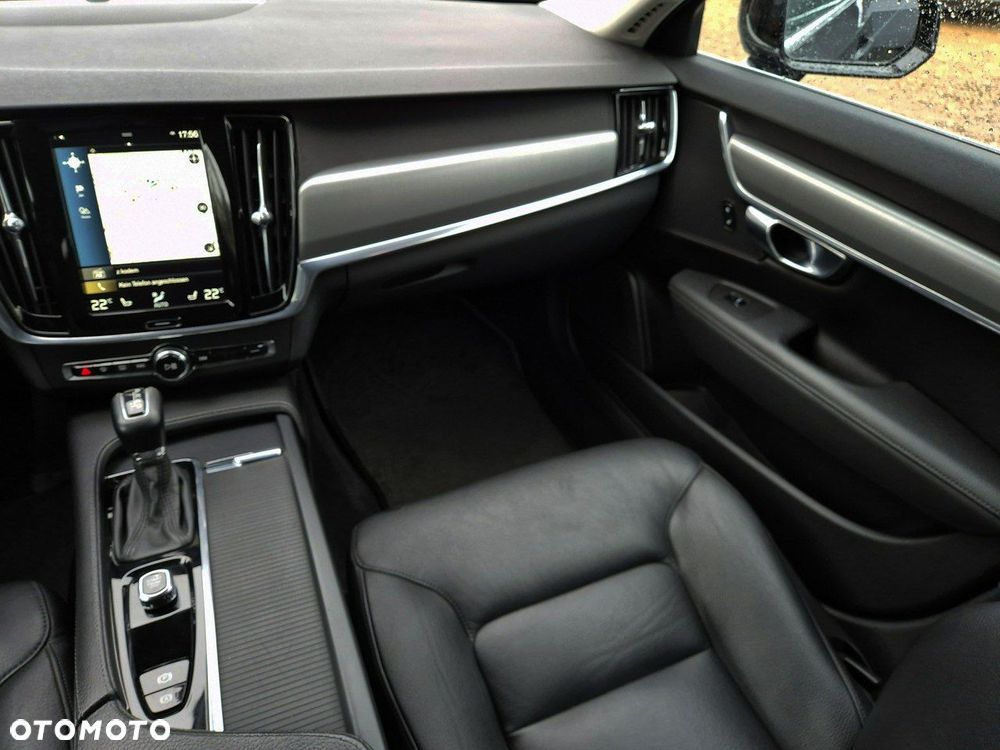 Volvo V90 D4 AWD Geartronic Momentum Pro - 28