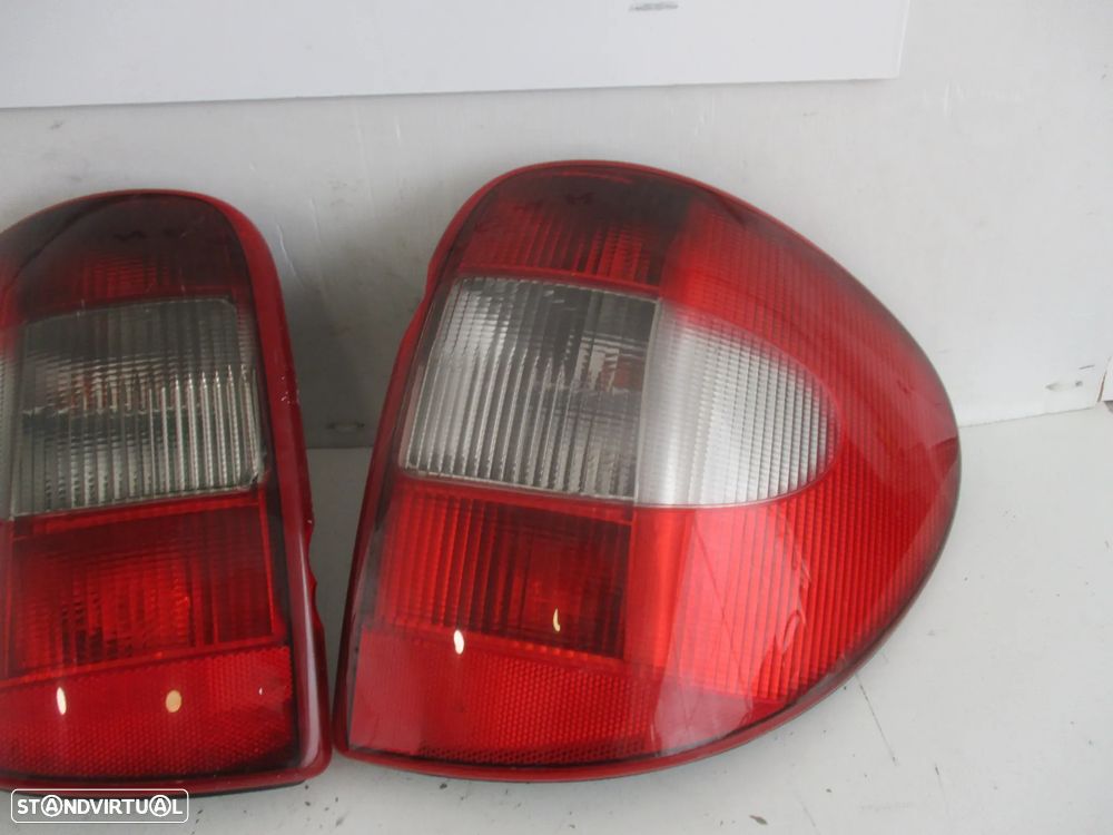 farol farolim Chrysler Voyager 2004 - 3