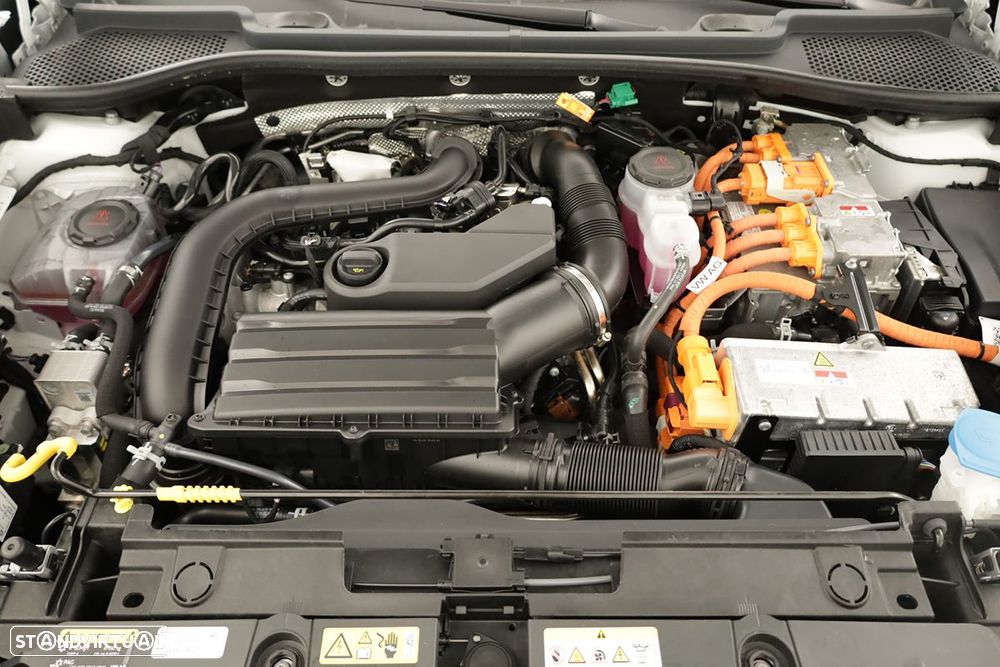 Cupra Formentor 1.5 e-Hybrid DSG - 24