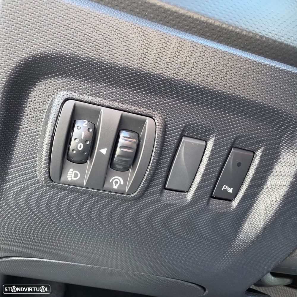 Renault Captur 1.2 TCe Exclusive EDC - 22