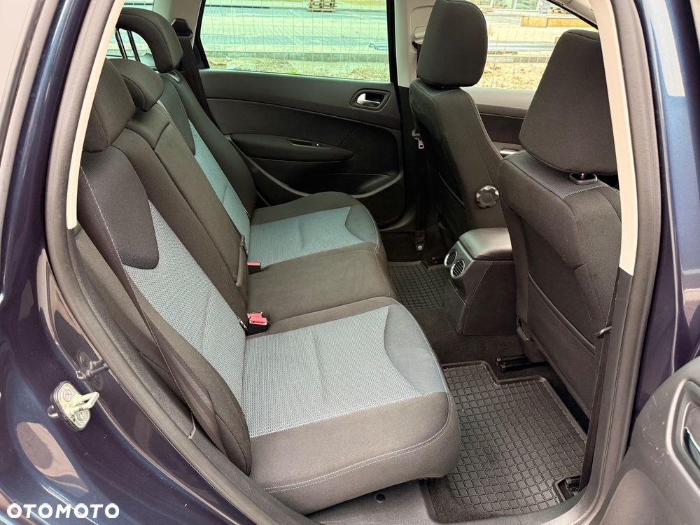 Peugeot 308 1.6 Premium Plus - 26