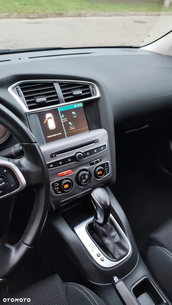 Citroën C4 BlueHDi 120 Stop&Start EAT6 Selection - 37